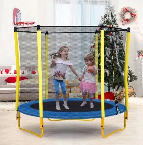 Trampoline de 5,5 pieds pour enfants - Mini trampoline d'extérieur et d'intérieur pour tout-petits de 65 pouces avec enceinte, panier de basket et ballon inclus