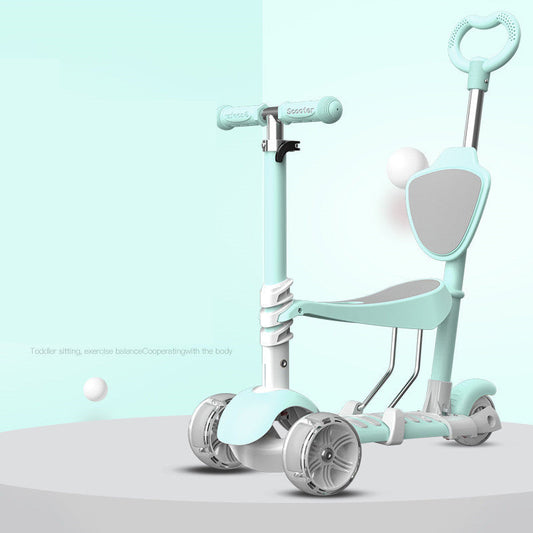 Les enfants peuvent s'asseoir et pagayer sur une trottinette à pédales cinq en un