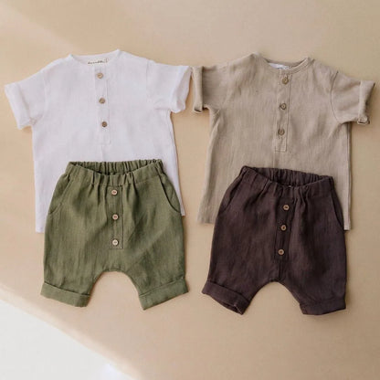 Costume d'été en coton et lin pour garçon, costume gris kaki de couleur unie | pantalon à manches courtes | deux pièces | simple boutonnage - Enfance-Heureuse