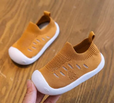 Enfant en bas âge chaussures - Enfance-Heureuse