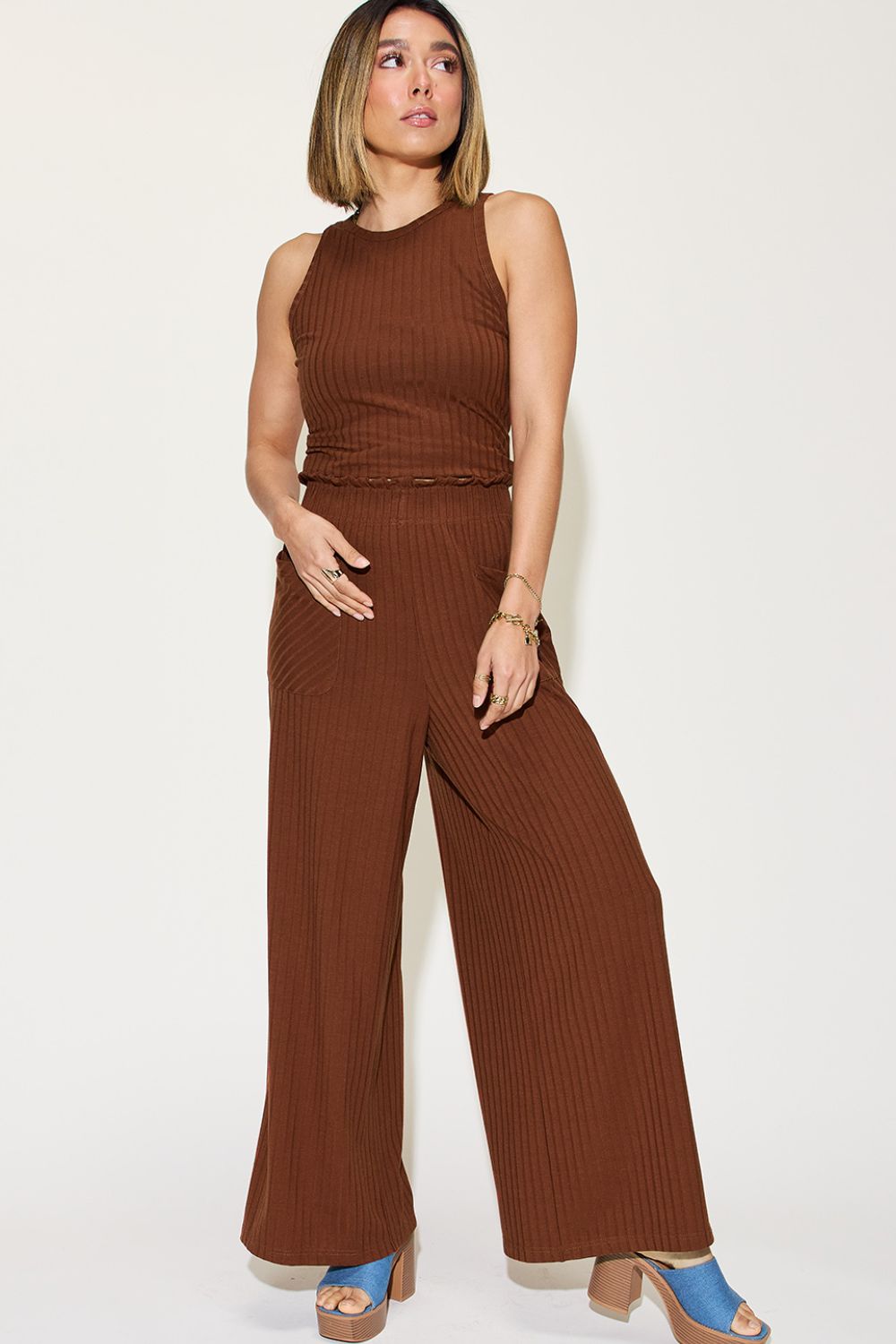 Ensemble débardeur côtelé taille standard et pantalon large Basic Bae