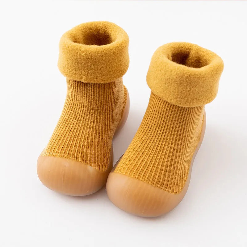 Chaussettes et chaussures chaudes de neige d'intérieur - Enfance-Heureuse